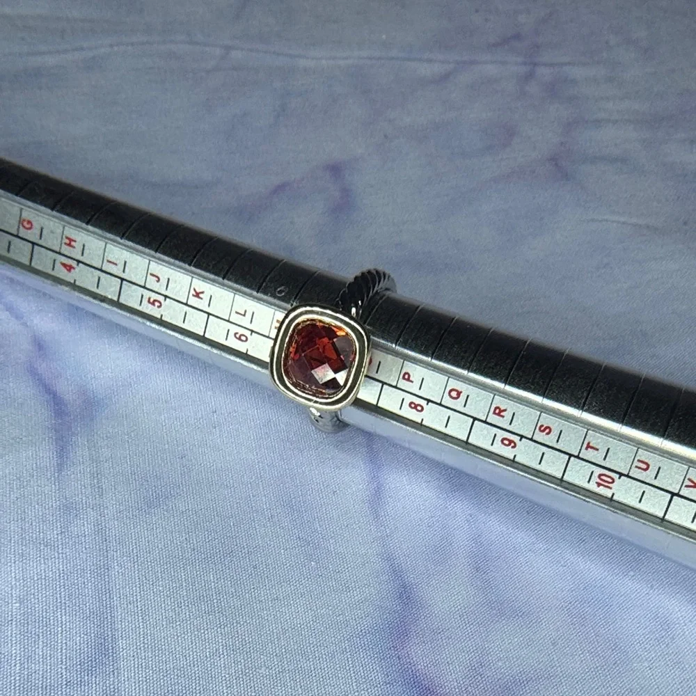 Two-Tone Red Garnet-Style Cushion Ring - Picture 3 of 3